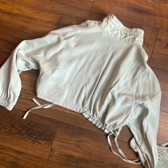 Drawstring Zip-through Cropped Jacket - Picture 2 of 9